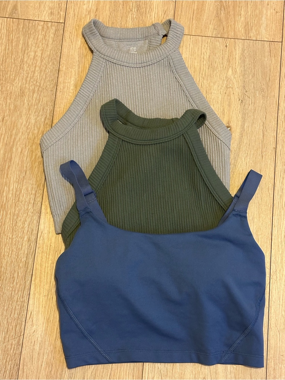 Aerie Bundle Ribbed Crop top and Sports bra Set in Gray, Olive & Navy Sz XS